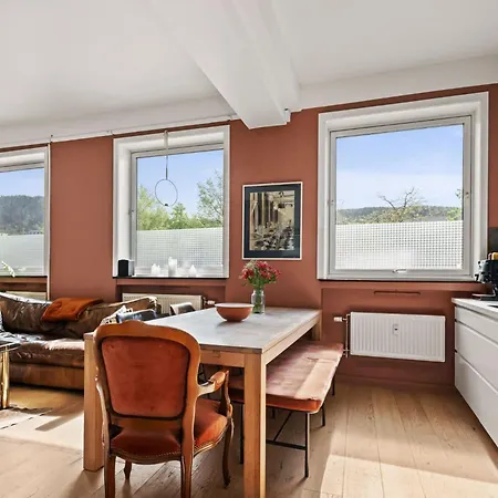 Stylish With Rooftop Terrace *